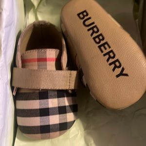 Burberry shoes newborn boot